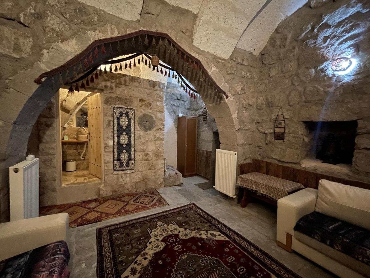 فندق أُتْشيسارفي  Anatolia Raymonde Cave House المظهر الخارجي الصورة